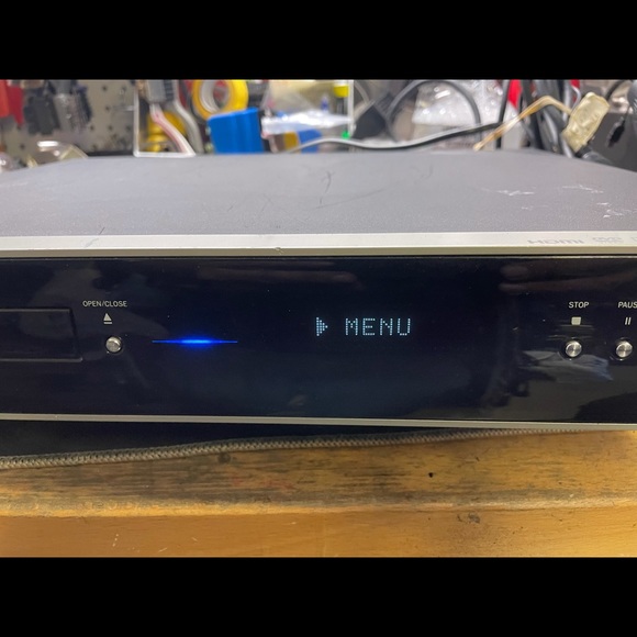 Blu-ray player by Magnavox - Picture 2 of 12